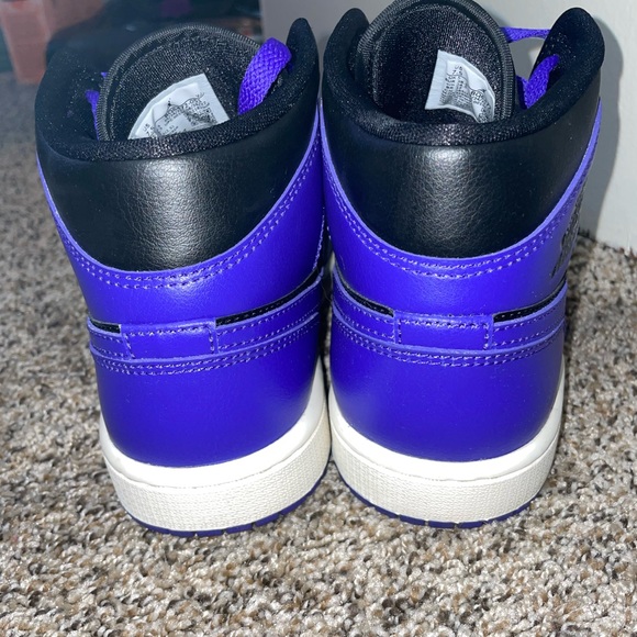 Wmns Air Jordan 1 Mid ’Dark Concord’ - Picture 3 of 5